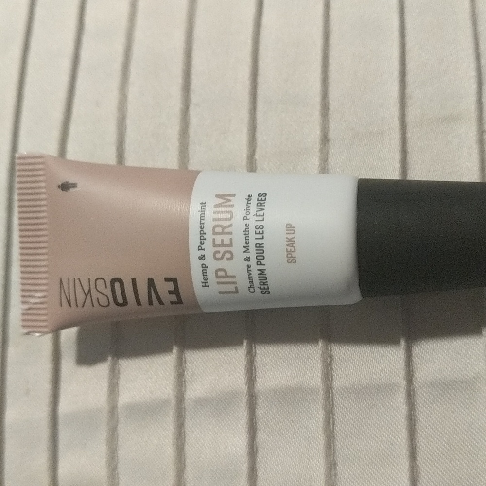 NWT Lip serum